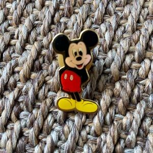 Vintage mickey mouse disney pin
